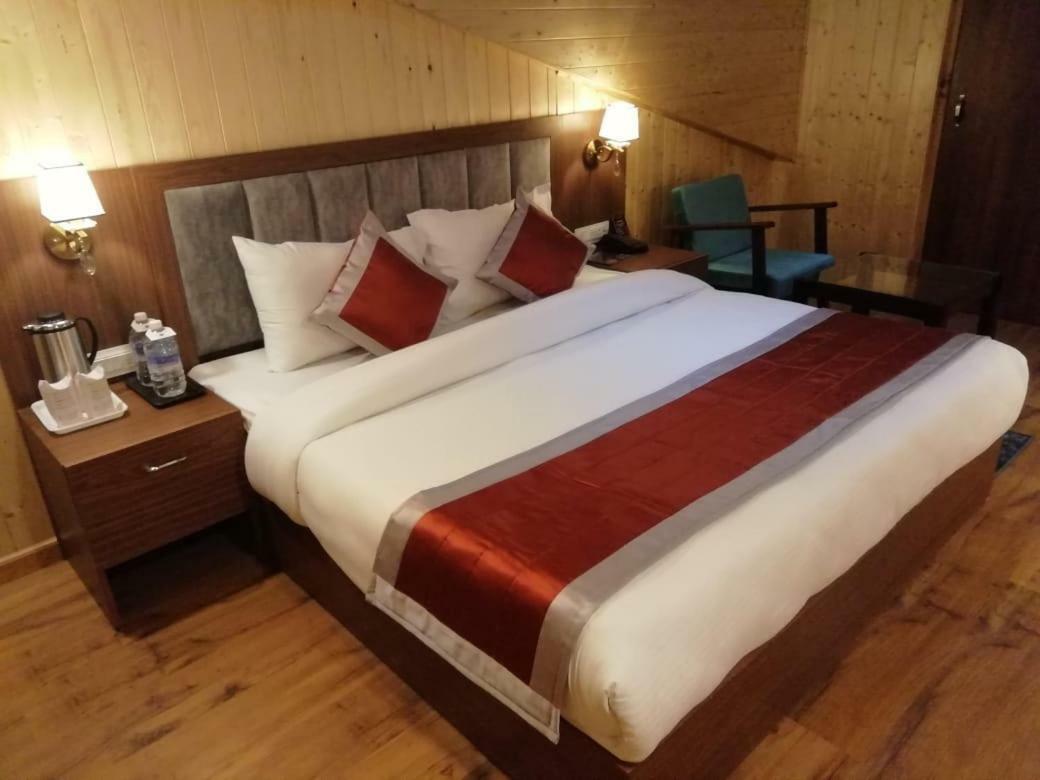 The Laurent And Banon Resorts Manāli Kültér fotó